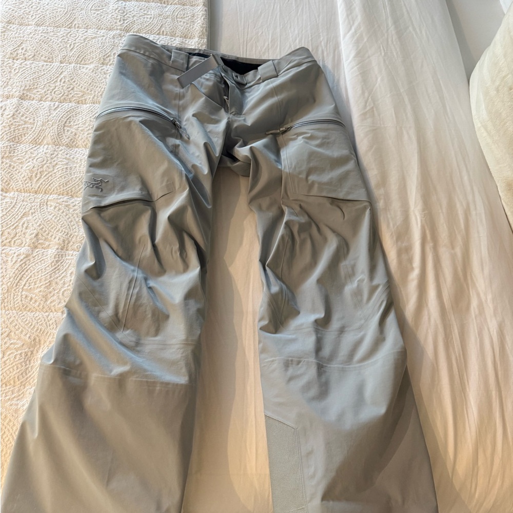 Arc'teryx Men's Ski Pants in Light Gray